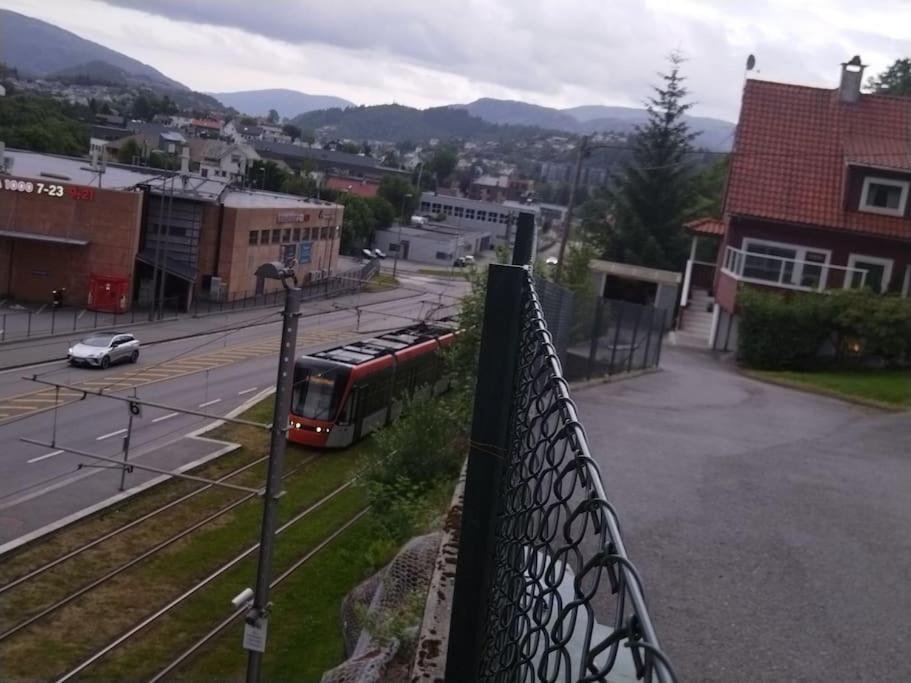 Appartement Kjellerleilighet I Fana Til Leie-med Gratis Parkering Og Mange Kollektiv Reisemuligheter Bergen