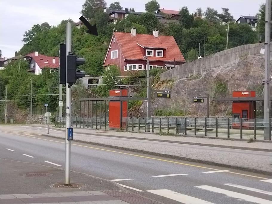 Appartement Kjellerleilighet I Fana Til Leie-med Gratis Parkering Og Mange Kollektiv Reisemuligheter Bergen
