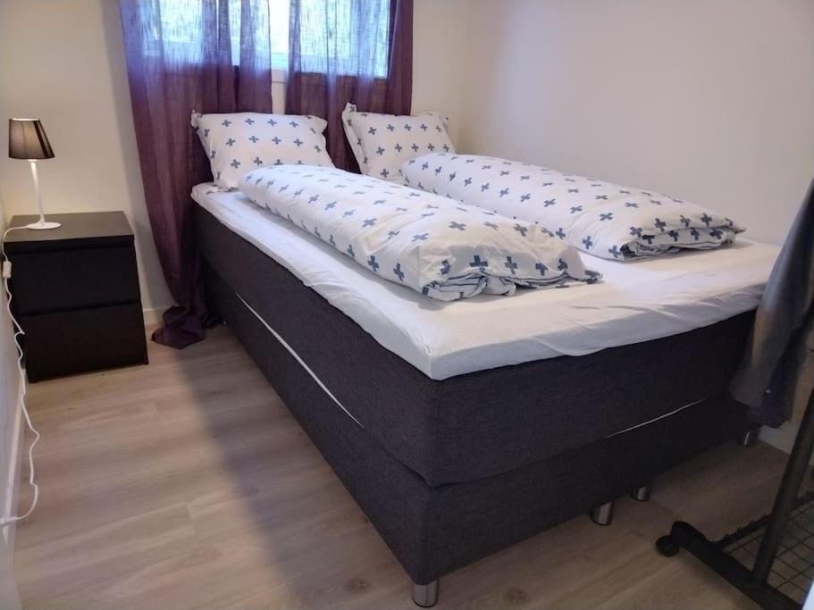 Appartement Kjellerleilighet I Fana Til Leie-med Gratis Parkering Og Mange Kollektiv Reisemuligheter *