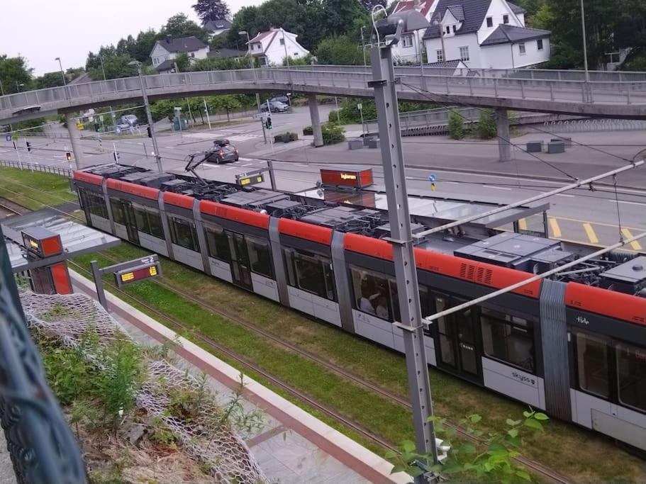 Kjellerleilighet I Fana Til Leie-med Gratis Parkering Og Mange Kollektiv Reisemuligheter Apartment Bergen