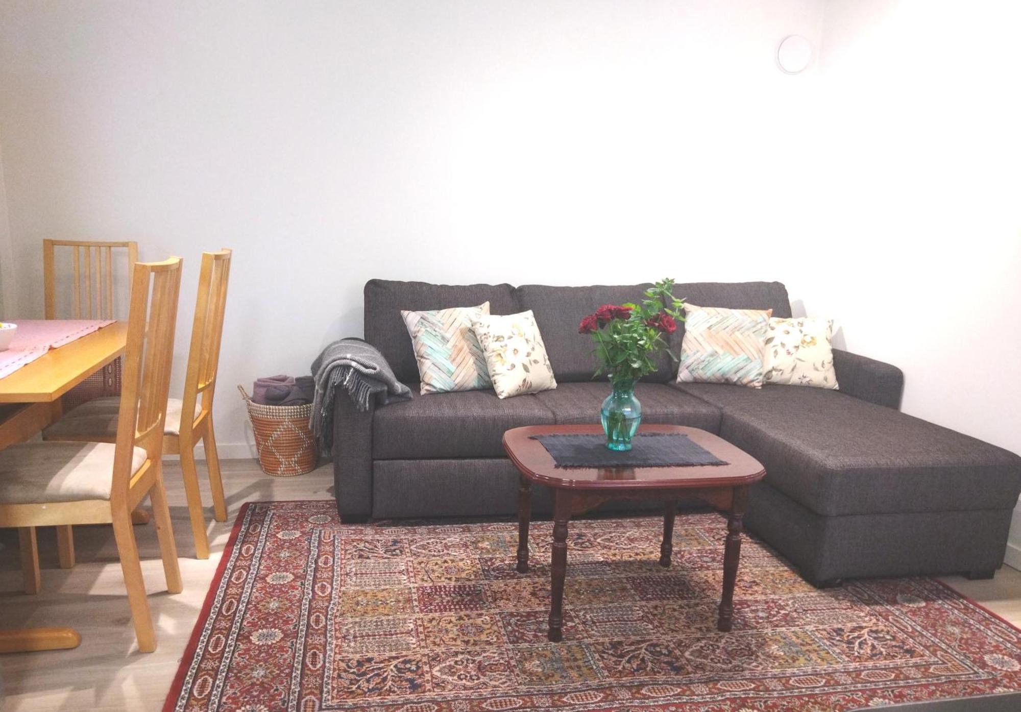 Appartement Kjellerleilighet I Fana Til Leie-med Gratis Parkering Og Mange Kollektiv Reisemuligheter