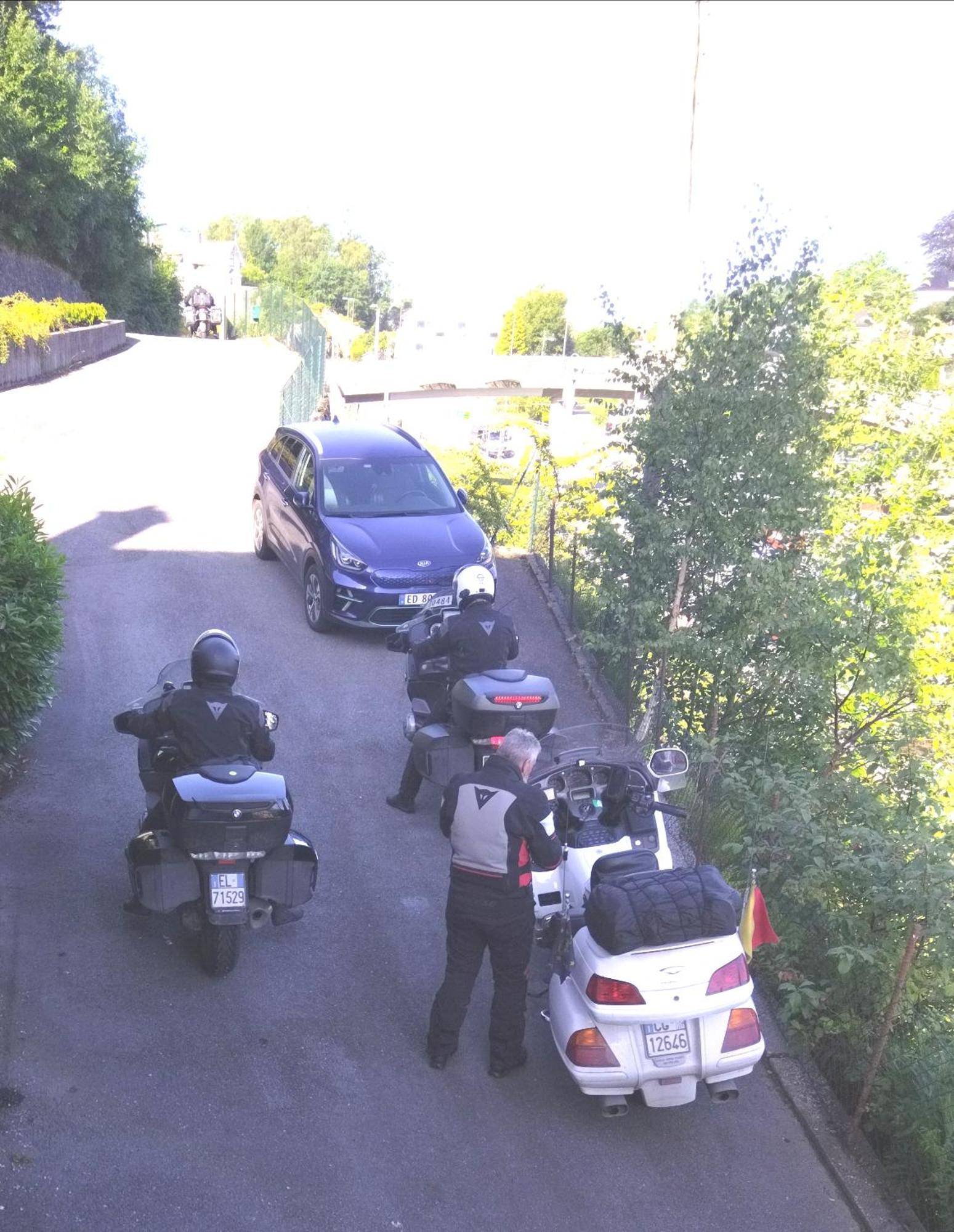 Appartement Kjellerleilighet I Fana Til Leie-med Gratis Parkering Og Mange Kollektiv Reisemuligheter Bergen
